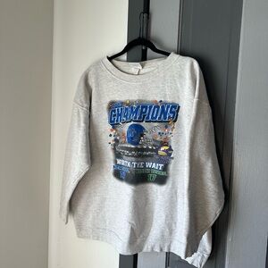 Vintage Champion Gray Graphic Sweatshirt